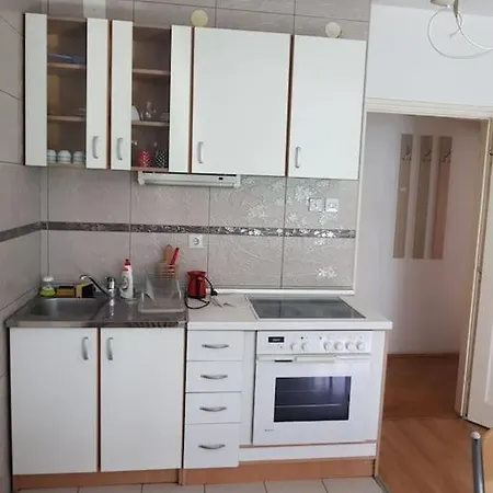 Panorama Stan Na Dan Uzice, Glavna Ulica Užice