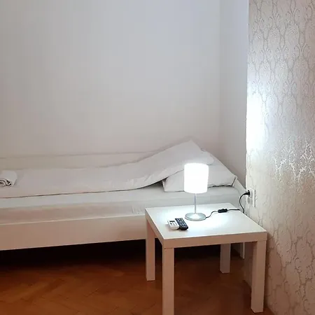 Panorama Stan Na Dan Uzice, Glavna Ulica