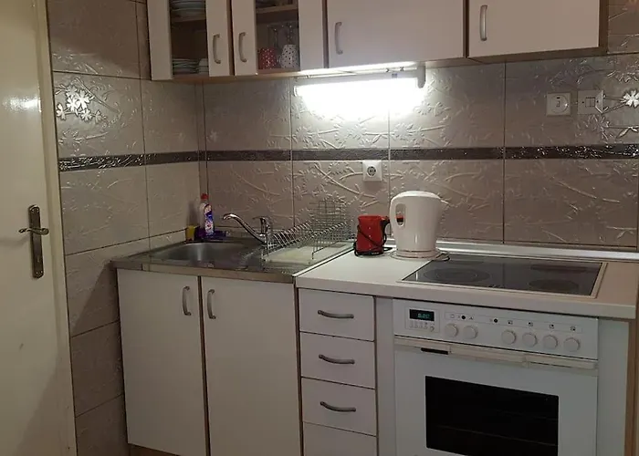 Panorama Stan Na Dan Uzice, Glavna Ulica