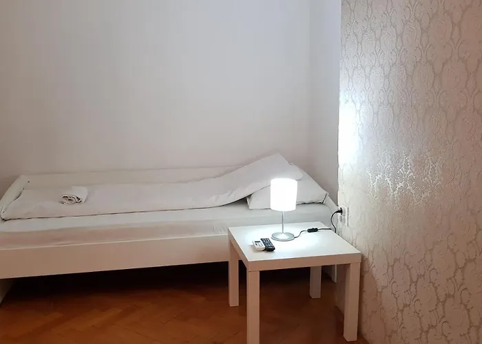 Panorama Stan Na Dan Uzice, Glavna Ulica