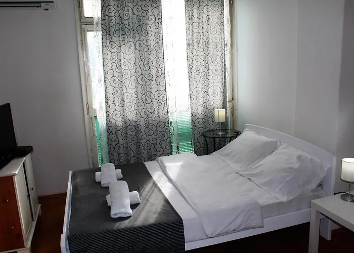 Panorama Stan Na Dan Uzice, Glavna Ulica * Užice