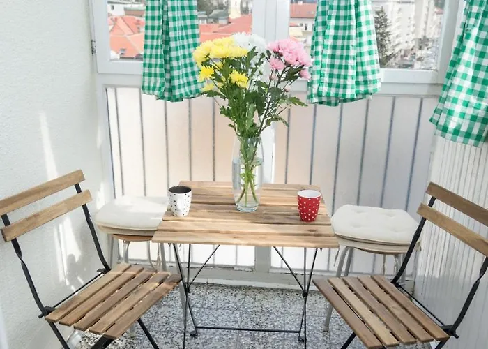 Panorama Stan Na Dan Uzice, Glavna Ulica * Užice